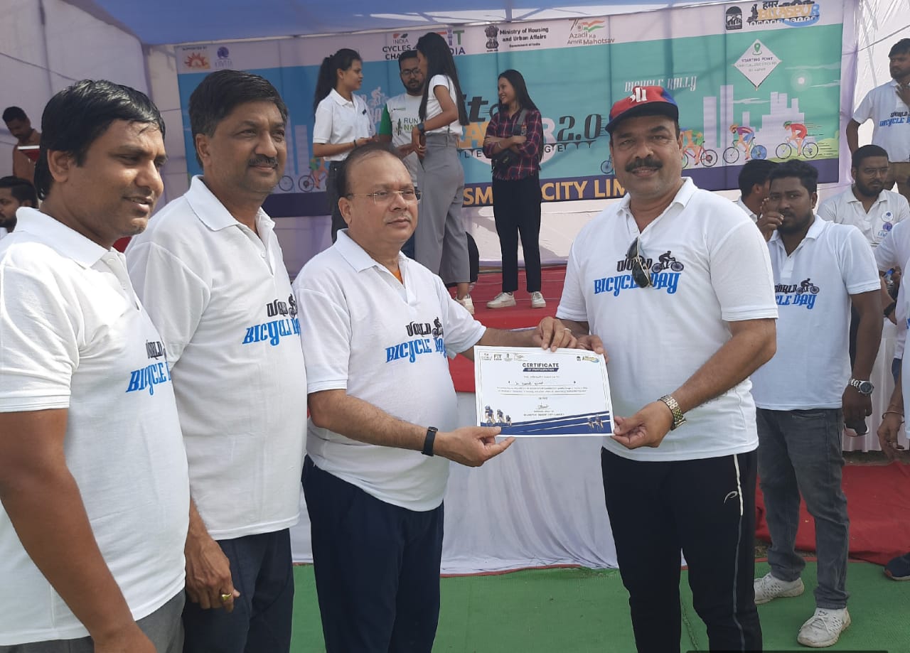 Dr, Basant Anchal Sport Officer participated on the World Bicycle Day Bilaspur